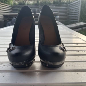Skor New Rock  - Jättefina pumps något små i storleken använda ett fåtal gånger  