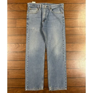 Levis 505 34/30 - Snygga vintage Levis jeans i storlek 34/30! Bara att skriva om du undrar över något🙏