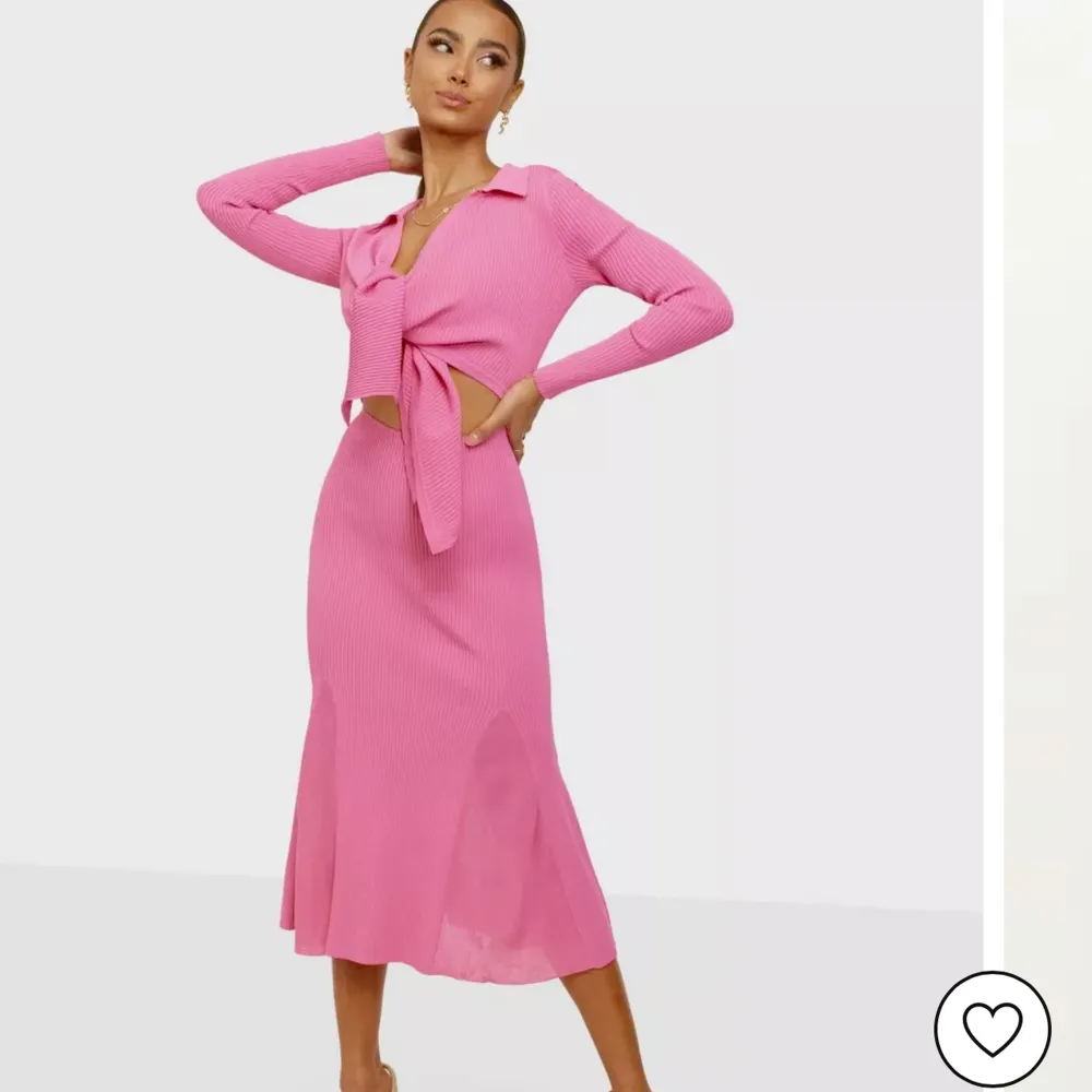 Säljer nu min superfina rosa adoore klänning i storlek 36, men passar även mig som har 34🩷🩷. Klänningar.