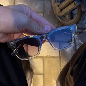 Chimi 04 - Säljer ett par chimis, för tycker jag inte passar i dom. Använda max 2 gånger helt nytt skick. Låda ingår😊