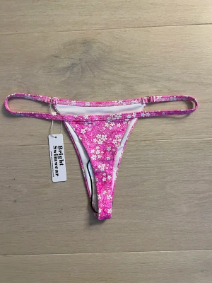 Bikiniunderdel - En superfin bikiniunderdel från bright swimwear i storlek S. Aldrig använd, lappar osv sitter kvar. Säljer då den var för liten!