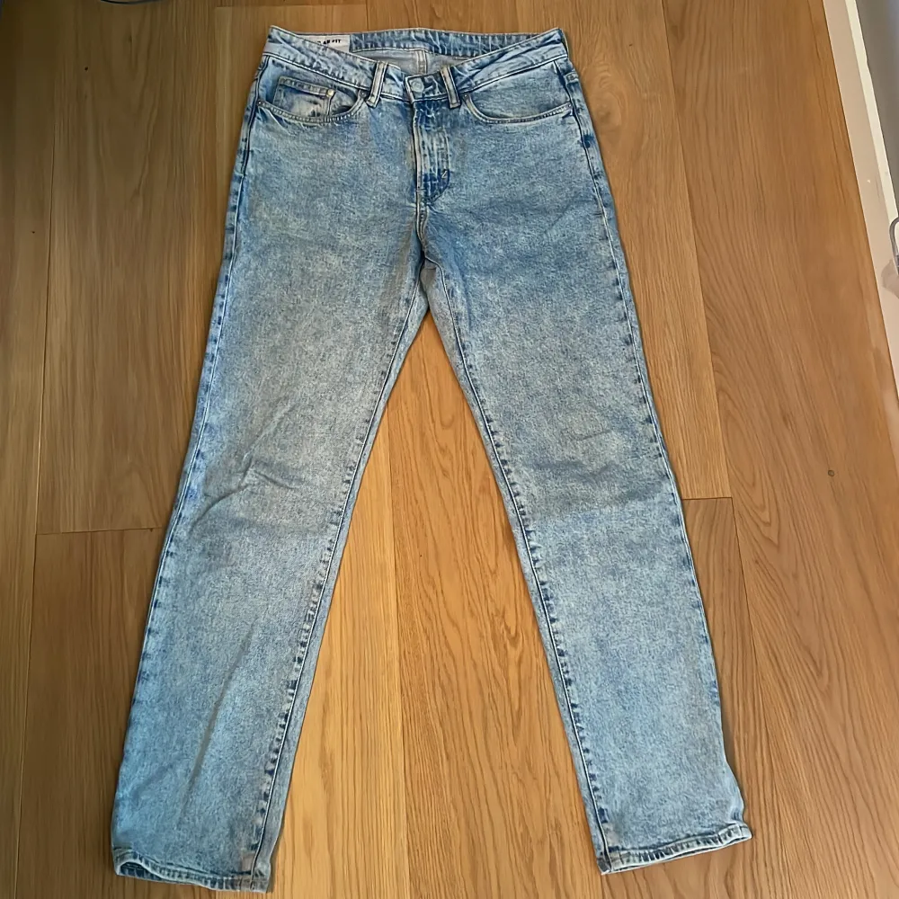 Ljusblå jeans i storlek 31/34. Regular fit. Har använts några gånger. Gott skick.. Jeans & Byxor.