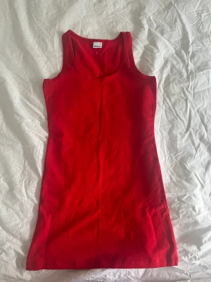 Klänning - Helt vanlig klänning från Gina. Aldrig använd 