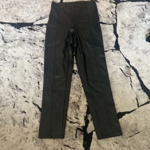 SKinnbyxa - Skinnbyxa från Gina tricot