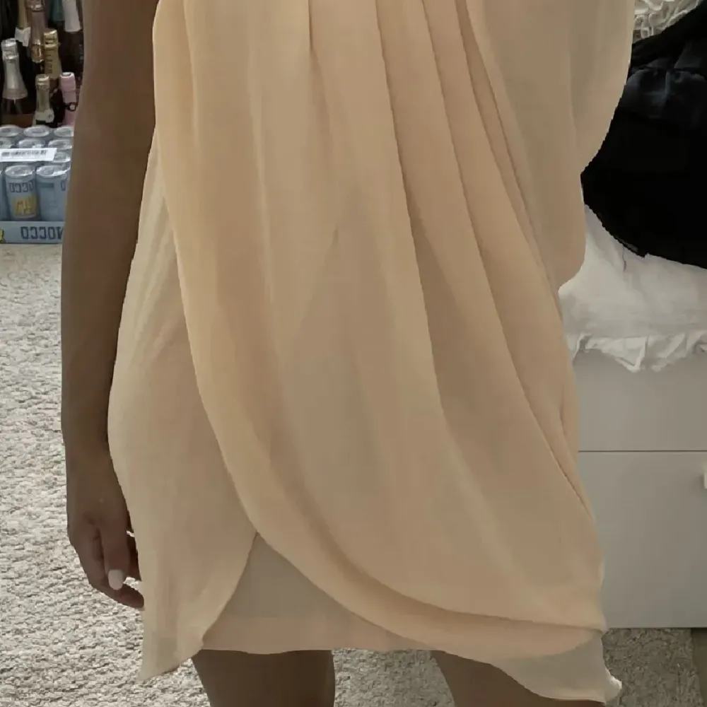 Supersnygg klänning från Mango. Finns inte längre att köpa💕. Klänningar.