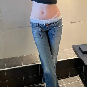 Cute and Petite replay jeans. Perfect condition however they are not really my style anymore which is why I am selling them. I hope someone will buy these since they look so great on 