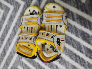 Summer  - Helt nya skor för barn som mellan 1 år. Köpt den i Italien och helt konstigt Model 