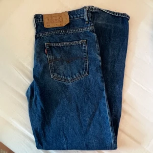 Levi’s 505 - Levi’s 505, dad fit, straight leg Says size 36 but fits me who is a waist 32. Amazing condition.
