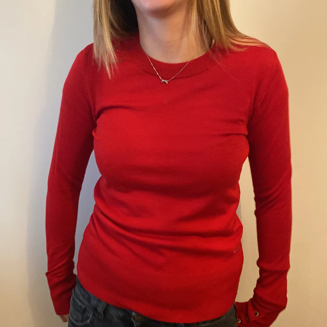 Fin röd tröja