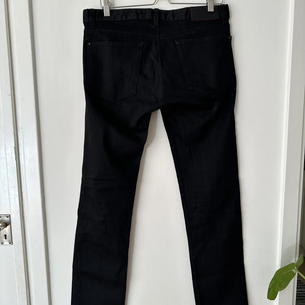 Svarta jeans från Hugo Boss, strl 32/32 . Jeans & Byxor.