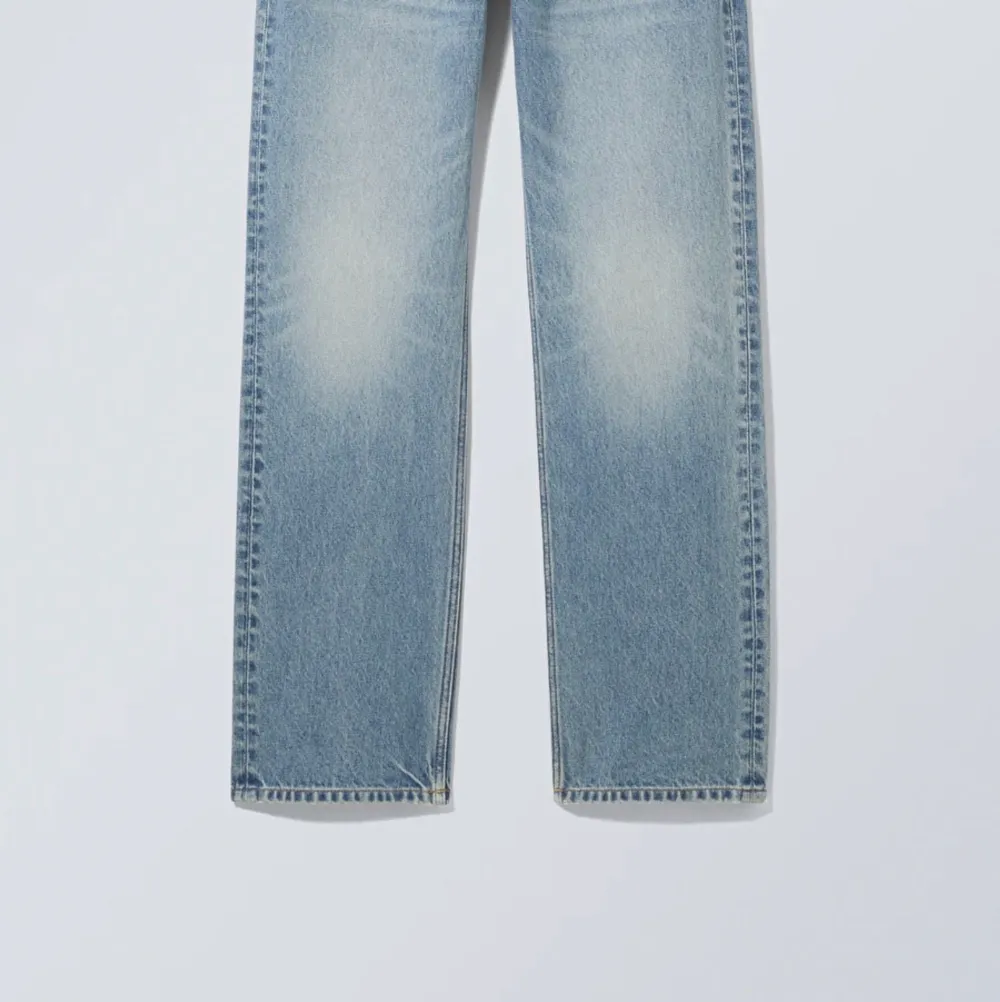 Lågmidjade jeans från weekday, super skick❤️. Jeans & Byxor.