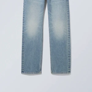 Jeans - Lågmidjade jeans från weekday, super skick❤️