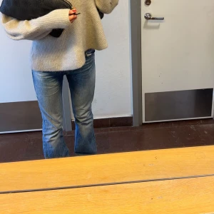 Zara flare jeans - Säljer snygga Flare jeans från zara! 