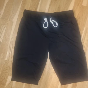 Shorts"  - Köpare betalar frakten.   Fint skick 