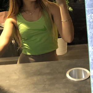 Nike tränings linne - Jätte skön tränings linne från Nike. Storlek xs.❣️