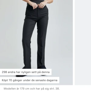 Kostymbyxor - Säljer mina Vilma kostymbyxor då ja inte använder, slutsålda, nypris :499