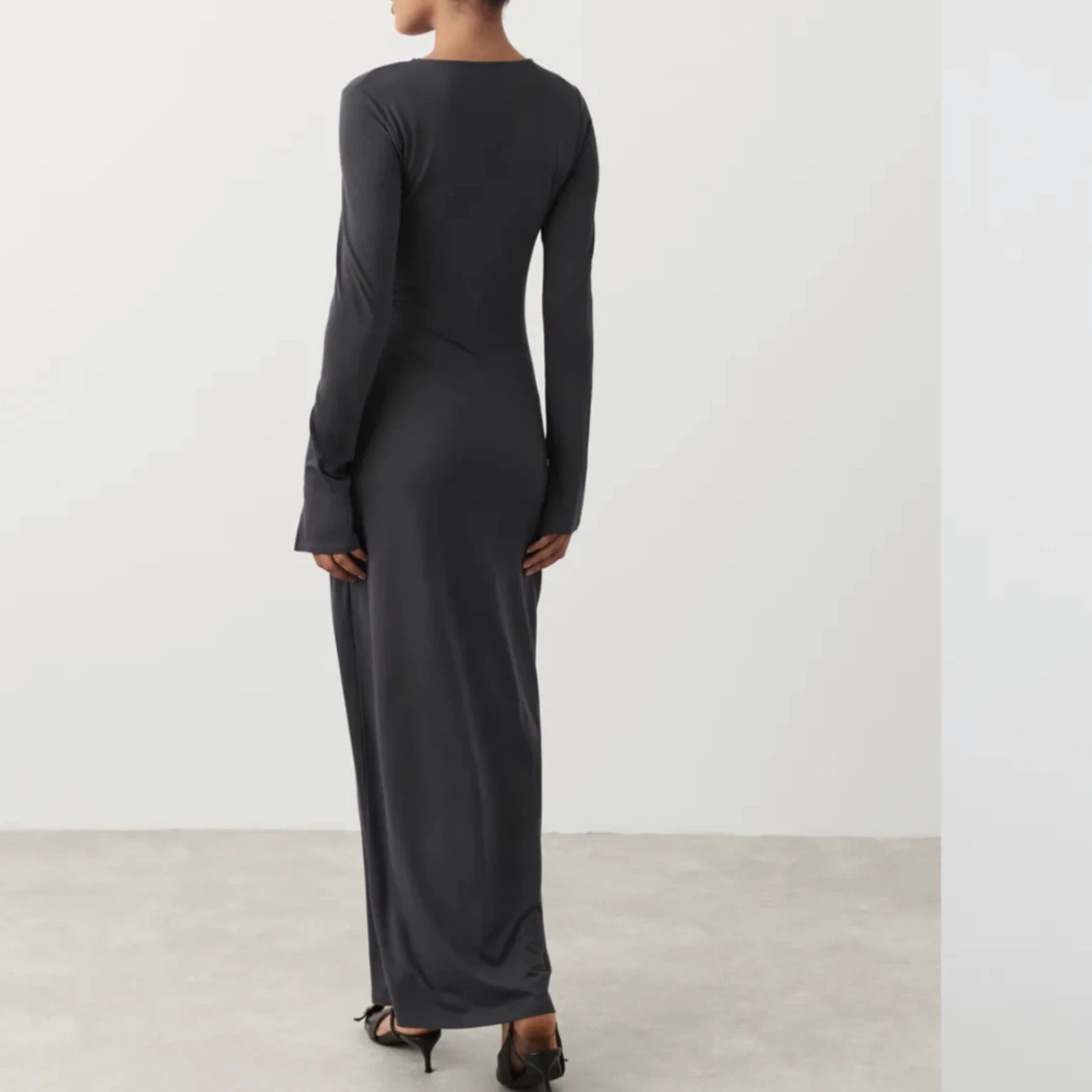 Grå långklänning - 91