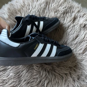 Samba OG skor storlek 39/3 - Helt oanvända, säljer pga fel storlek 💕