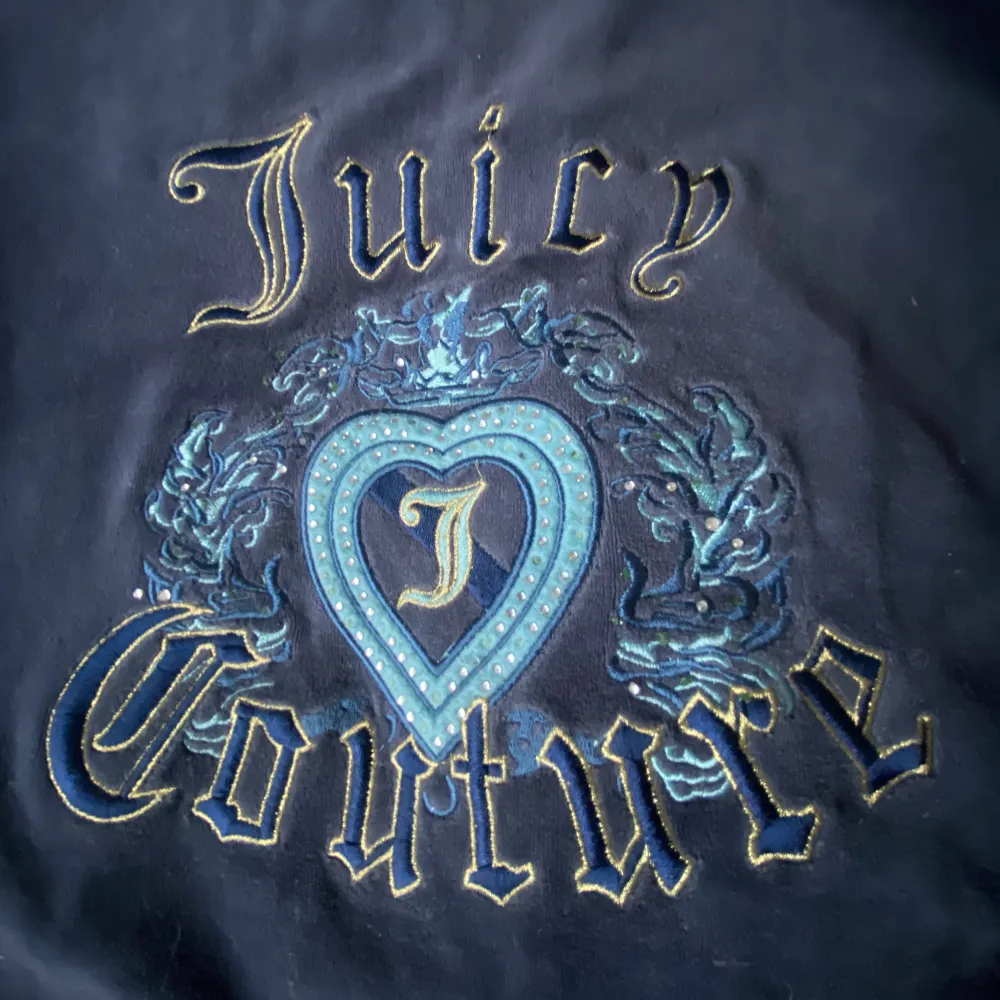 Juicy couture kofta, står att det är storlek M men skulle säga S,Xs. Tröjor & Koftor.