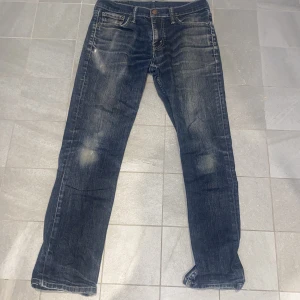Levis 511 - Säljer dessa feta jeans då de inte passar mig längre, 30/30 och väldigt sköna, inga defekter. Billigare vid snabb affär, inga skambud!