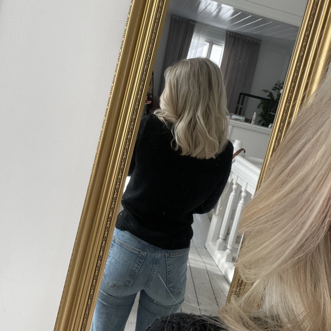 Svart paljetttröja - 90