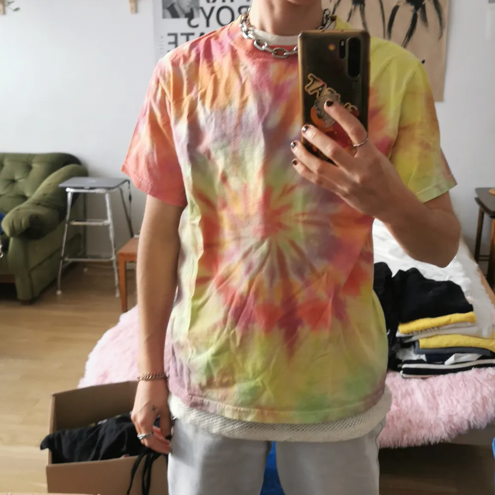 Cool tie dye tee shirt. I've worn many times and loved it but it's time to say babye ~ size S men, see ref pic of me wearing it. I'm 160cm tall. . T-shirts.
