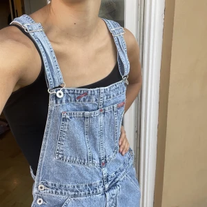 Hängselbyxor - Retro hängselbyxor i märke Energie, storlek W30 L32. Köpta på humana 😗