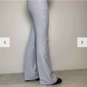 Designbysi  - Säljer dessa byxor ifrån Designbysi storlek s då de är försmå tyvär. 200kr köparen står för frakten ❤️