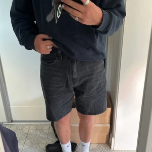 Denim shorts  - Säljer mina svarat denim shorts som är köpta på zara.  Knappt använda 