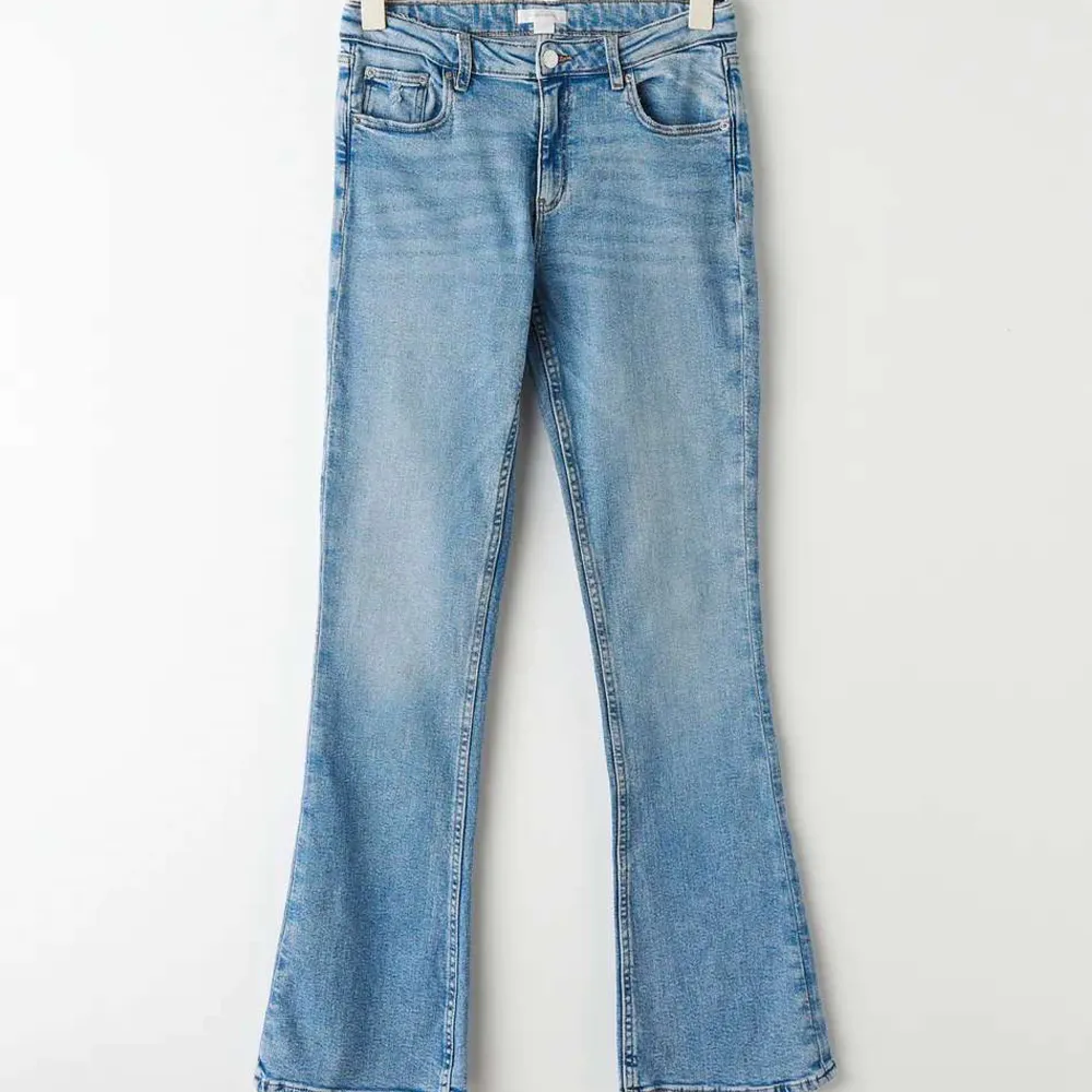Dessa ljus blå jeans ifrån Gina, har typ aldrig använt . Jeans & Byxor.