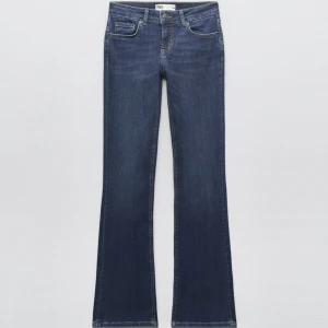 Zara jeans - Low waist / mid, bootcut🌸 ganska små i storleken 