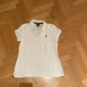 U.S. POLO ASSN. piké - Lite använt skick men fortfarande snygg 