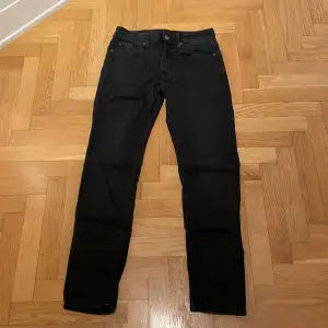 Par svarta G star jeans i gott skick 