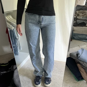 Straight leg jeans - Använda men i bra skick, jag är 172
