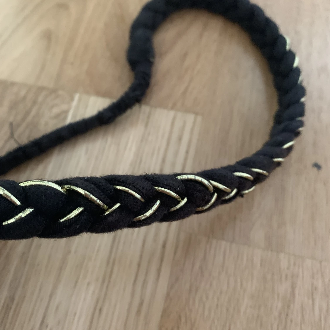 Flätat hårband - 90