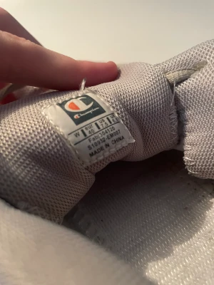 Champion skor  - Skor från champion i strl 40. Väldigt bra skick då dom endast använts inne på gym. 