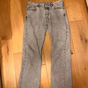 Hope Rush jeans 8/10 cond  Lite wear på mynningen av vänster  Annars i väldigt bra skick Köparen står för frakt  Retail 2000