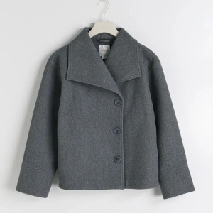 Säljer grå kappa - Helt ny endast provad💕 säljer för 550kr! 