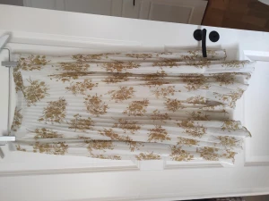 Plisserad kjol - Finns i Frölunda alt skickas  Bra använt skick (Hund och katt finns i hemmet)