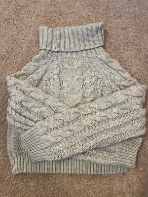 En hoodie  - Knappt använd och som ny 