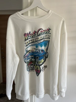 Oversize Tröja med tryck - Använd fåtal gånger 