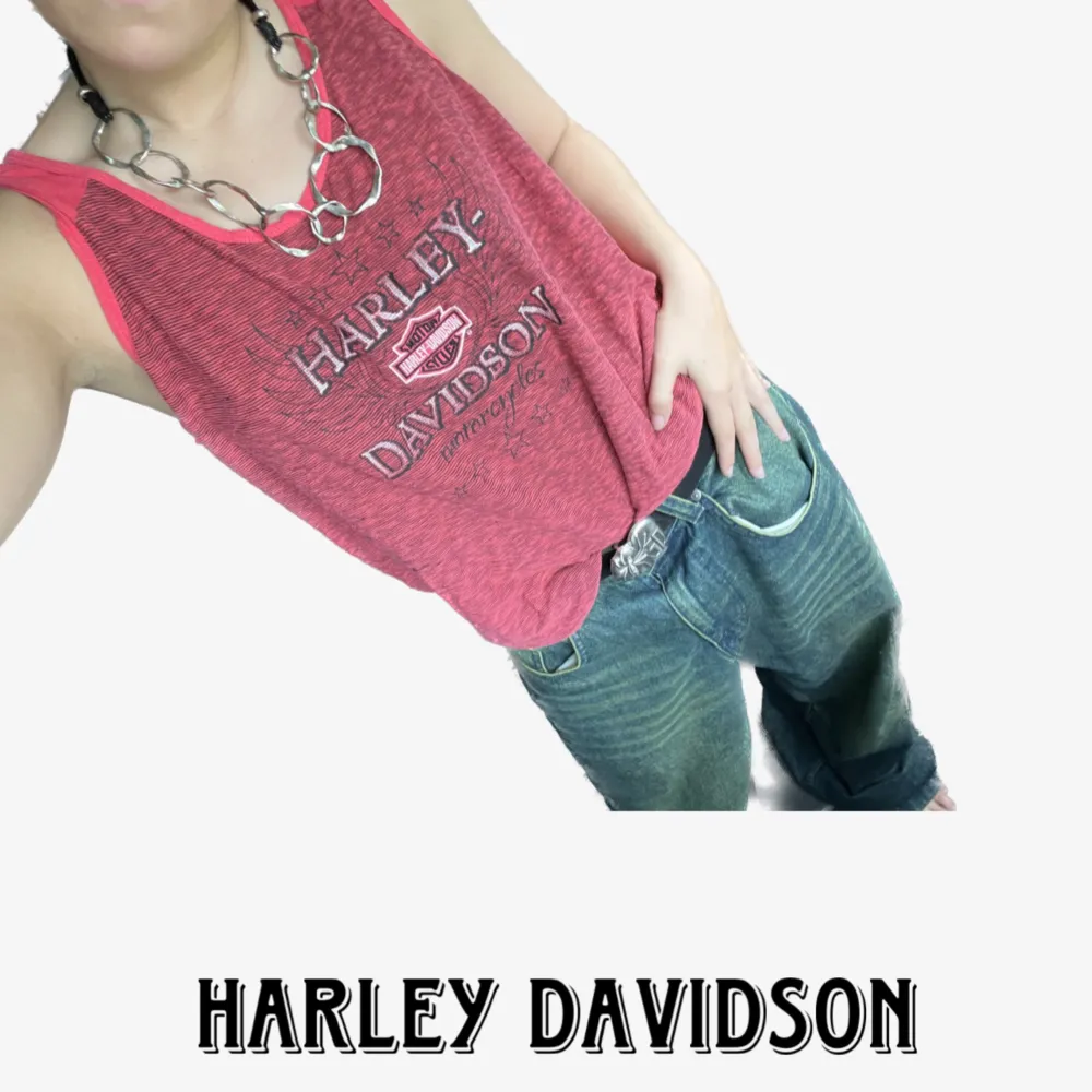 Säljer denna coola tröja från Harley-Davidson! Sitter såhär på mig som är storlek 40. Toppar.