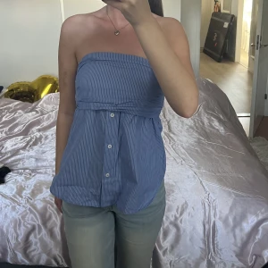 Blå-vit topp - Blå-vit topp zara i storlek S