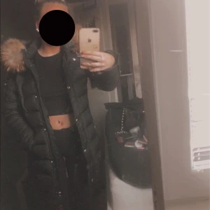 Rockandblue jacka  - Säljer min Rockandblue jacka på grund utav att jag har för många jackor.  Älskar denna jackan så sjukt fin och varm 