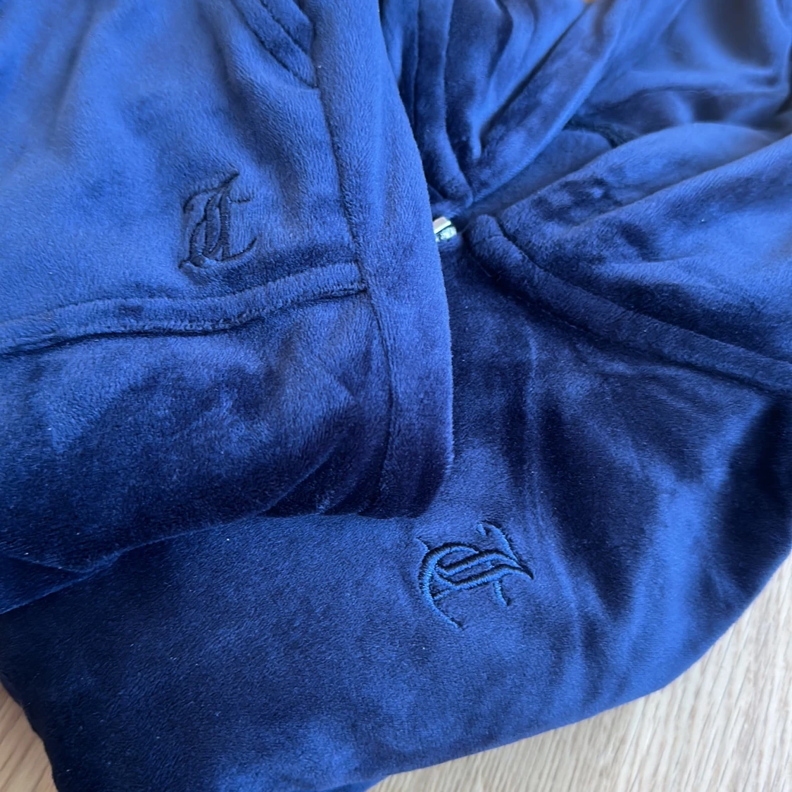  Juicy couture  sätt (mörkblå)