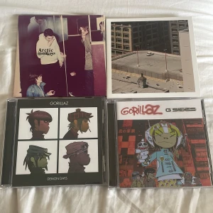 ARCTIC MONKEYS + GORILLAZ CD - BÅDA AM SÅLDA!  alla är köpta på bengans:  demon days- 180kr (orginal:229) g-sides- 120kr (original 159)