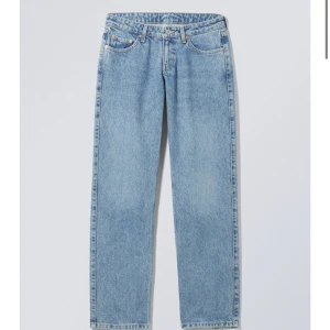 Weekday jeans - Säljer dessa Jensen från Weekday i modellen ”arrow”. Jeansen är lågmidjade o är i storlek 26/30. Ordinarie pris är 590. Köparen står för frakten!