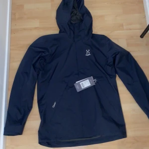 Haglöfs velum jacket - Den kostar 1800kr i affär. Aldrig använt, helt ny. Säljer för den är för stor på mig. Endast seriösa tack