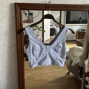 Somrig topp - Jättesöt men för stor för mig så knappt använd 