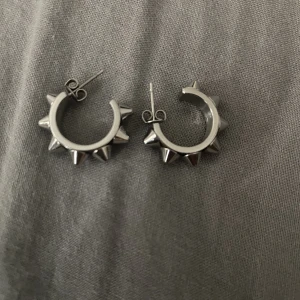 Edblad örhängen  - Edblad örhängen - köpte från plick men kom aldrig till användning 